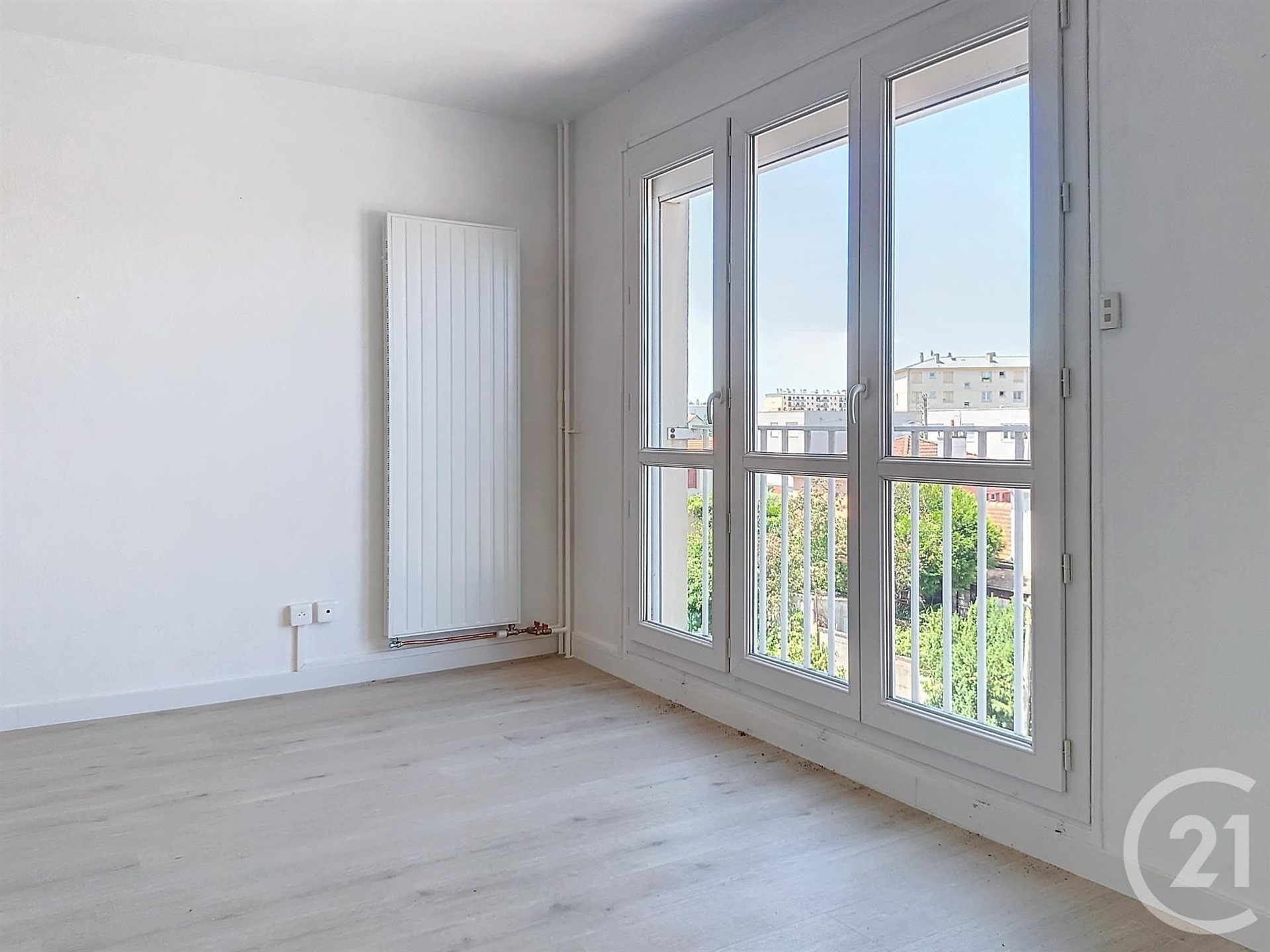 Appartement à louer, 26m², Saint-Julien-les-Villas