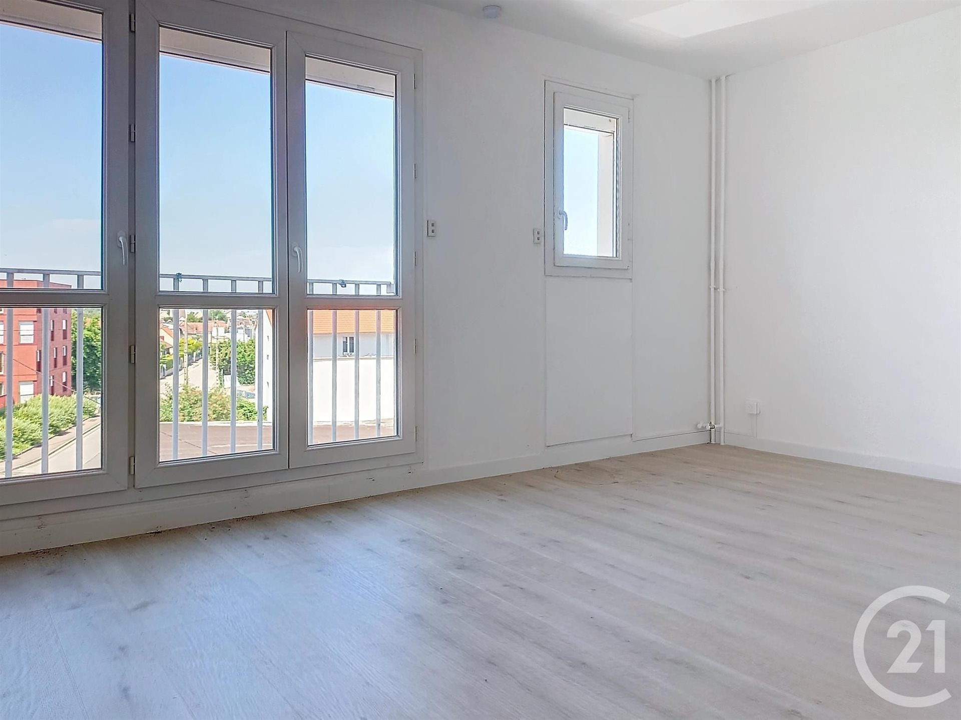 Appartement à louer, 26m², Saint-Julien-les-Villas