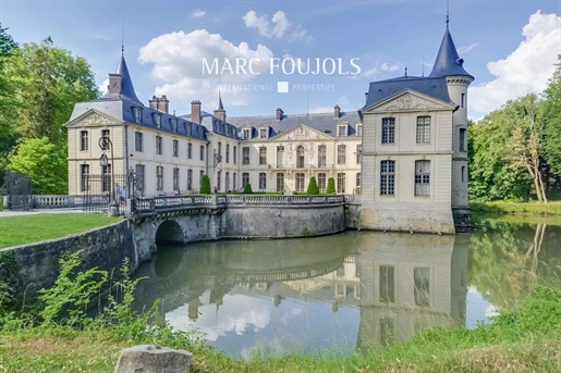 Oise: 18th century castle
