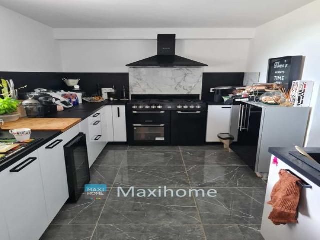 Appartement à vendre, 262m², Saint-Etienne