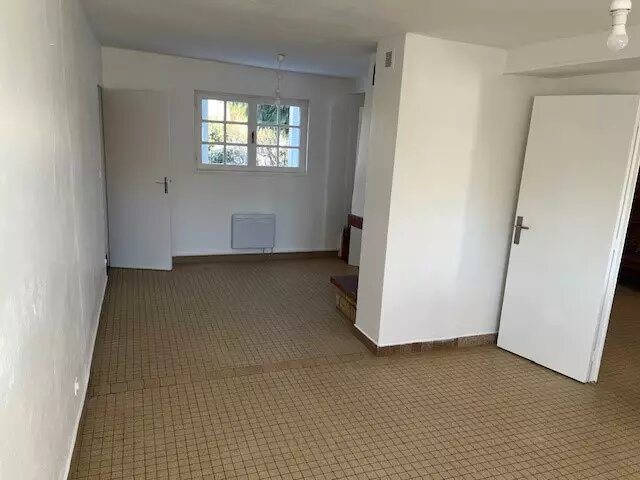 Maison à louer, 95m², Montroty