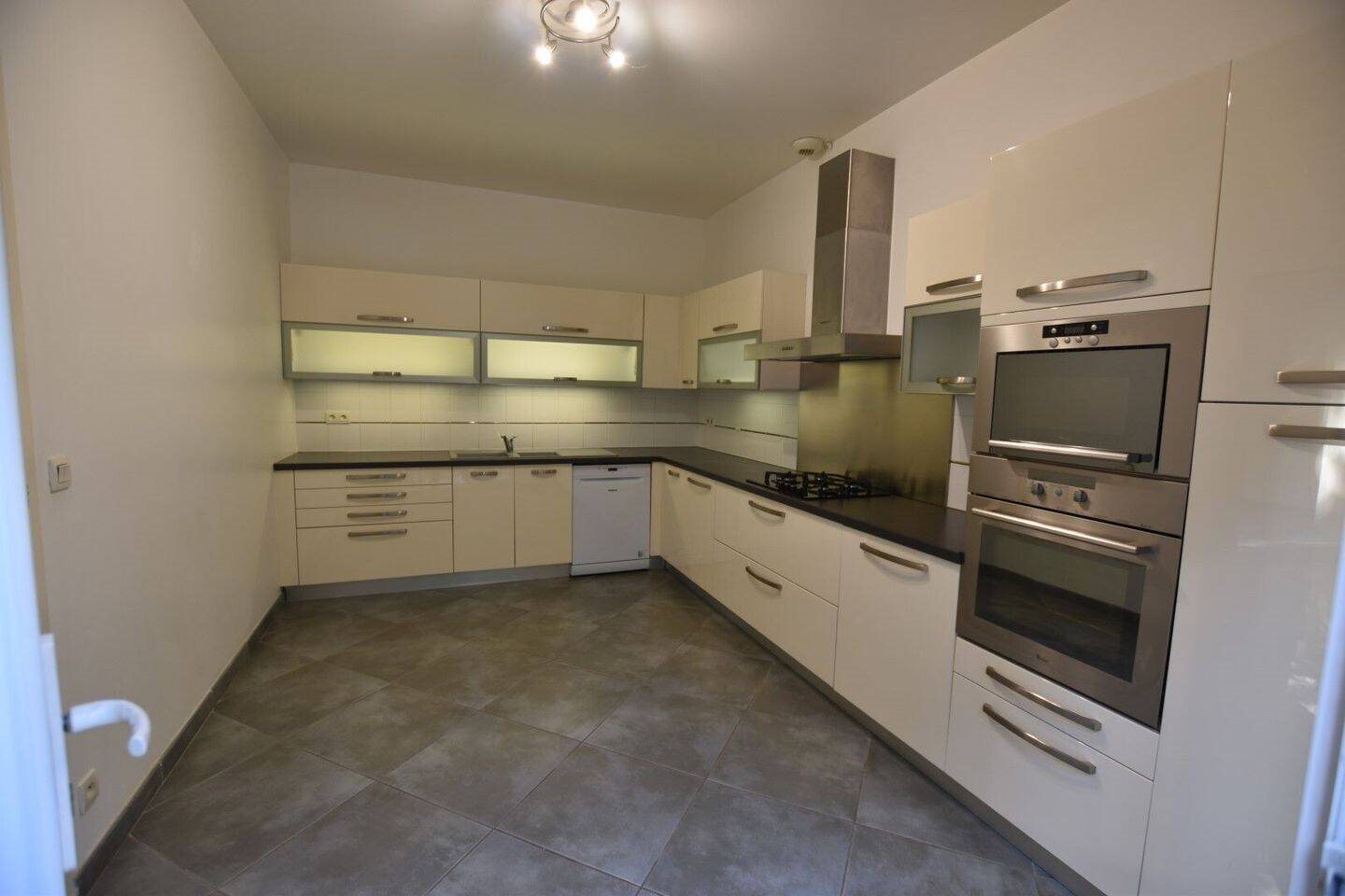 Maison à louer, 141m², Marseille 8ème