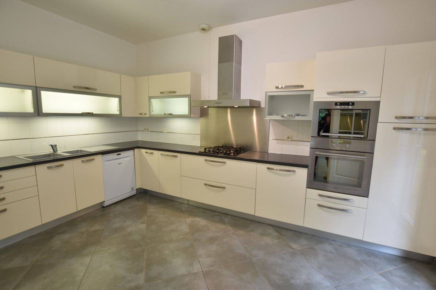 Maison à louer, 141m², Marseille 8ème