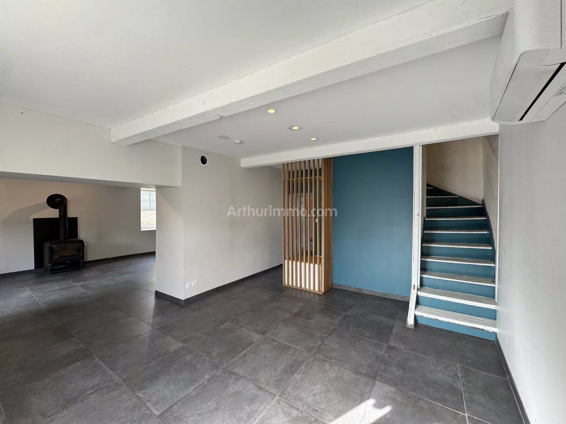 Maison à louer, 155m², La Bâtie-Montgascon