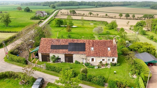 Renovated farmhouse on nearly one hectare