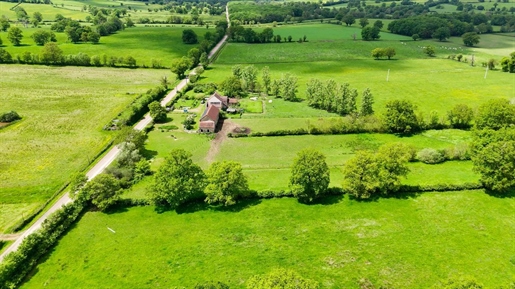 Grundstück mit Gîte auf 3,4 Hektar