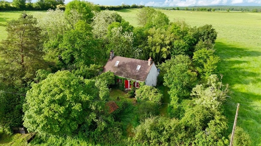 Country house on nearly a hectare of land