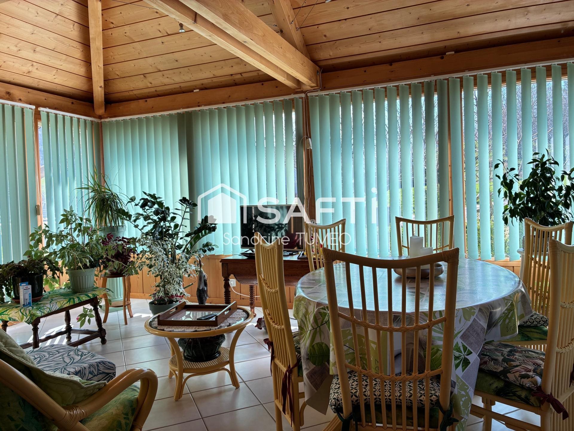 Maison à vendre, 174m², Pupillin