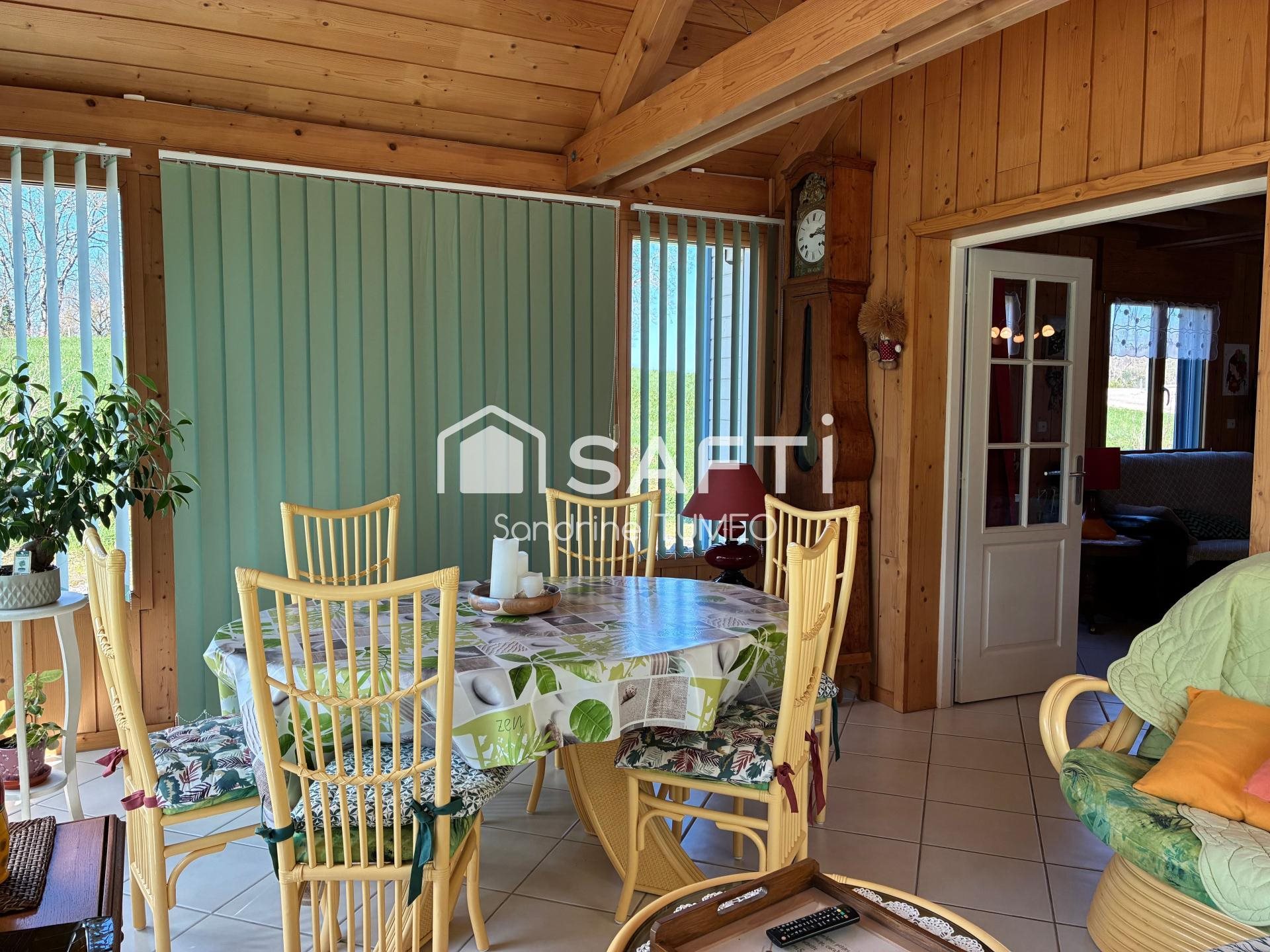 Maison à vendre, 174m², Pupillin