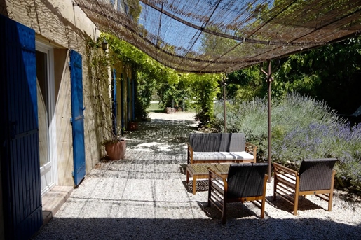 Mas en campagne, au calme avec piscine à St. Rémy de Provence