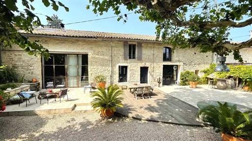 Saint Rémy de Provence: Bauernhaus aus dem 17. Jahrhundert in einem Weiler