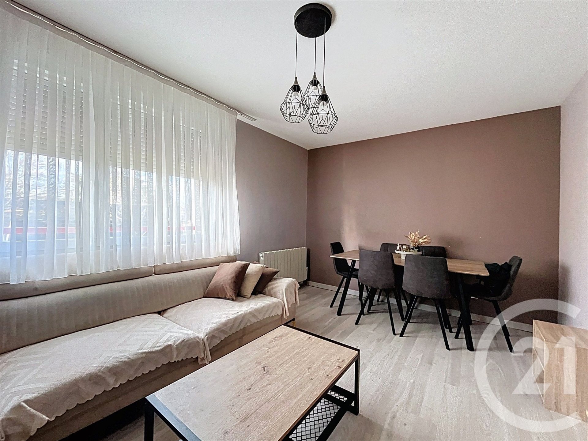 Appartement à vendre, 57m², Pont-Evêque