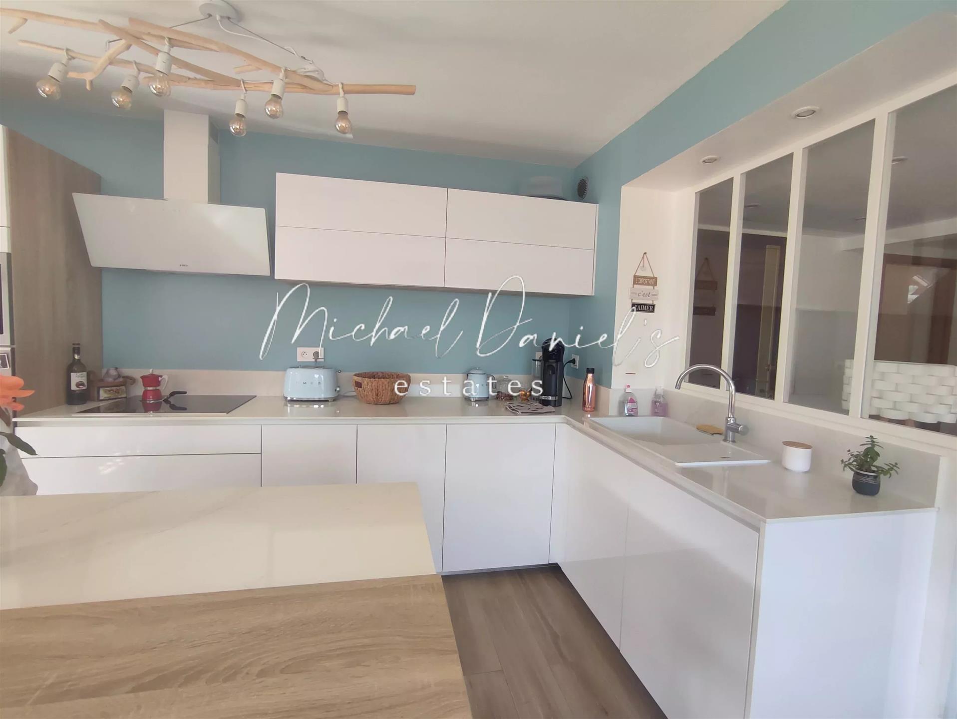 Four-room apartment in Menton