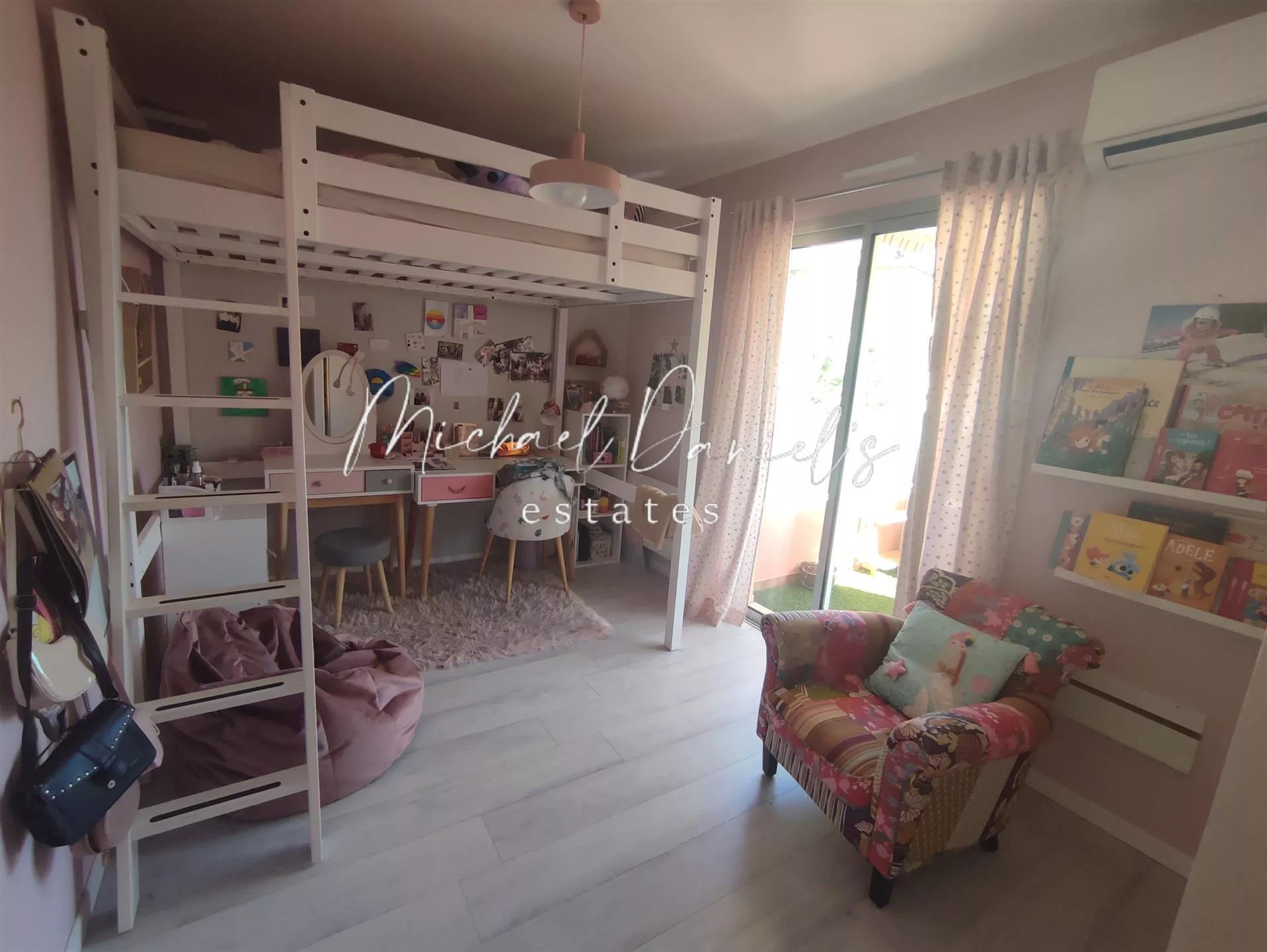 Four-room apartment in Menton