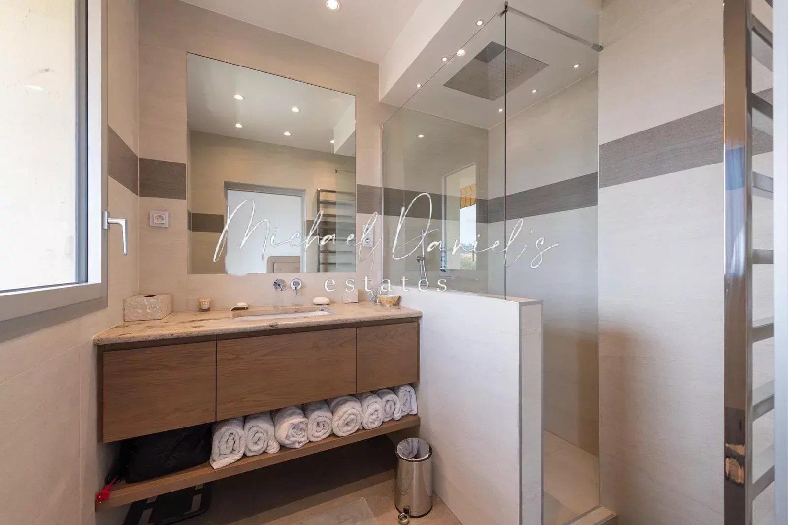 Splendid apartment with a sea view and on St Jean Cap Ferrat