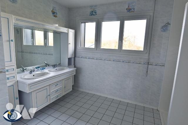 Maison à louer, 186m², Brée