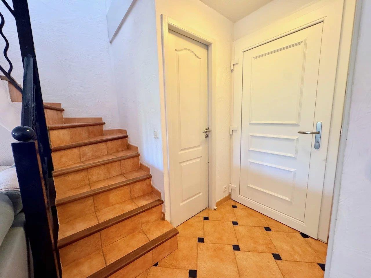 Roquebrune/S Argens, Villa in luxury domaine, with pool and tennis-courts