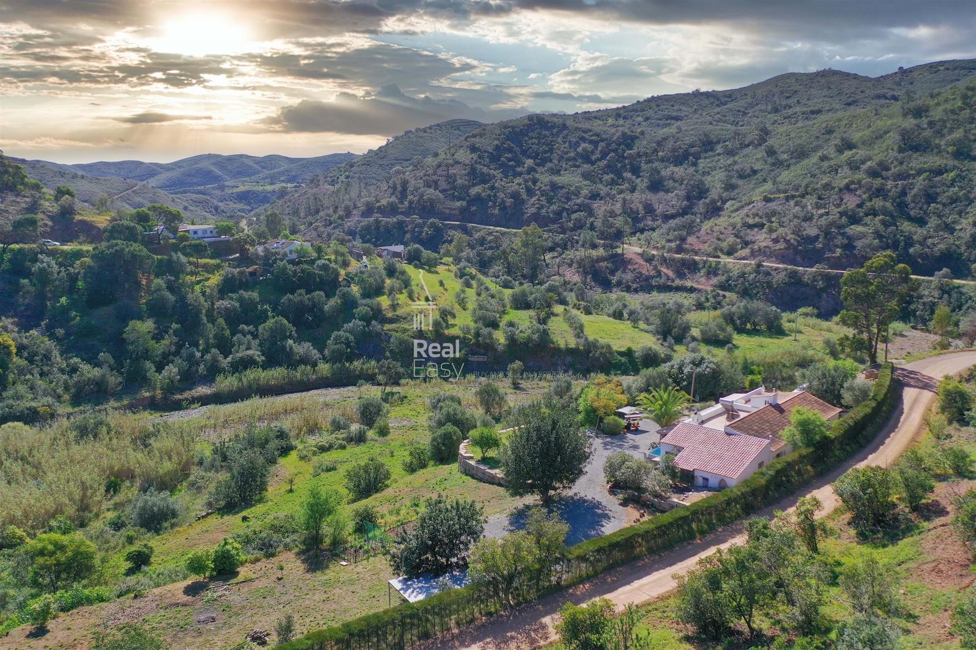Rustieke boerderij in de Barrocal Algarve - Rustig uitje met zakelijk potentieel