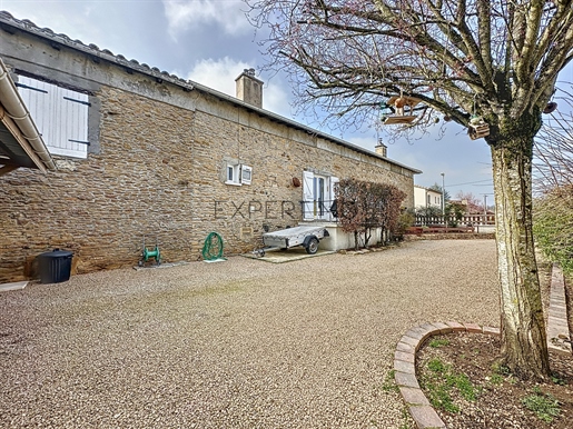 Maison familiale P6 de 145 m2 avec jardin à Crèches-sur-Saône