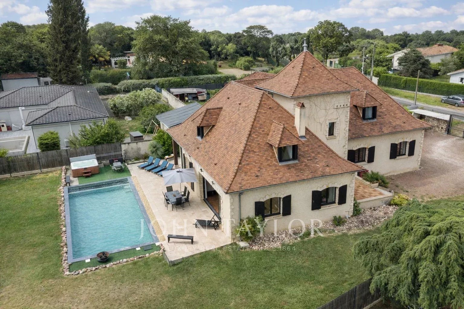 Maison à vendre, 304m², Carbon-Blanc