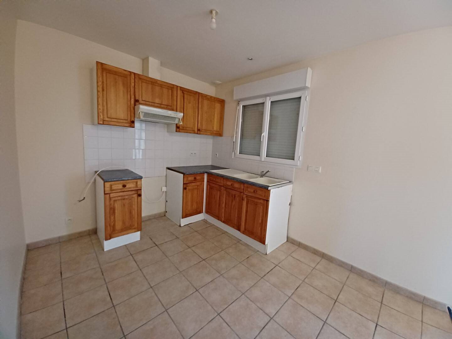 Maison à louer, 75m², Faye-l'Abbesse