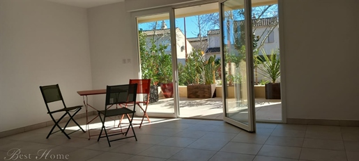 For sale in Nîmes Castanet district, in a new secure residence, 130 m2 duplex apartment with terrace