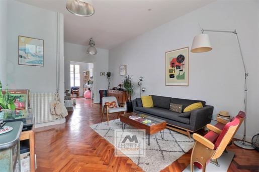 Bordeaux Croix Blanche district near Judaica, for sale bourgeois house with 3 bedrooms and garden