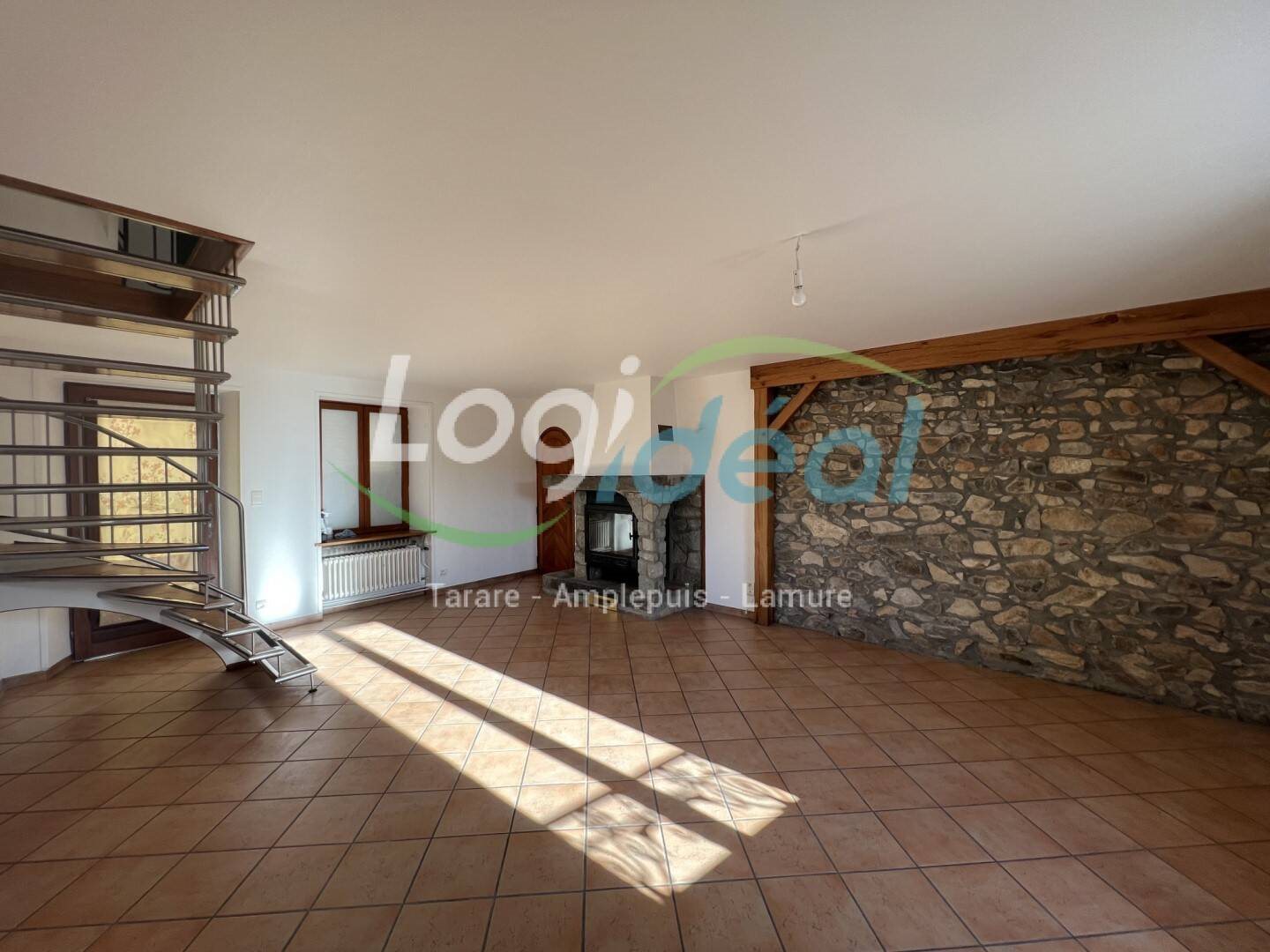 Maison à louer, 124m², Amplepuis