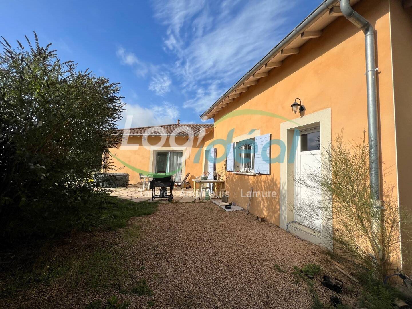 Maison à louer, 140m², Saint-Jean-la-Bussière