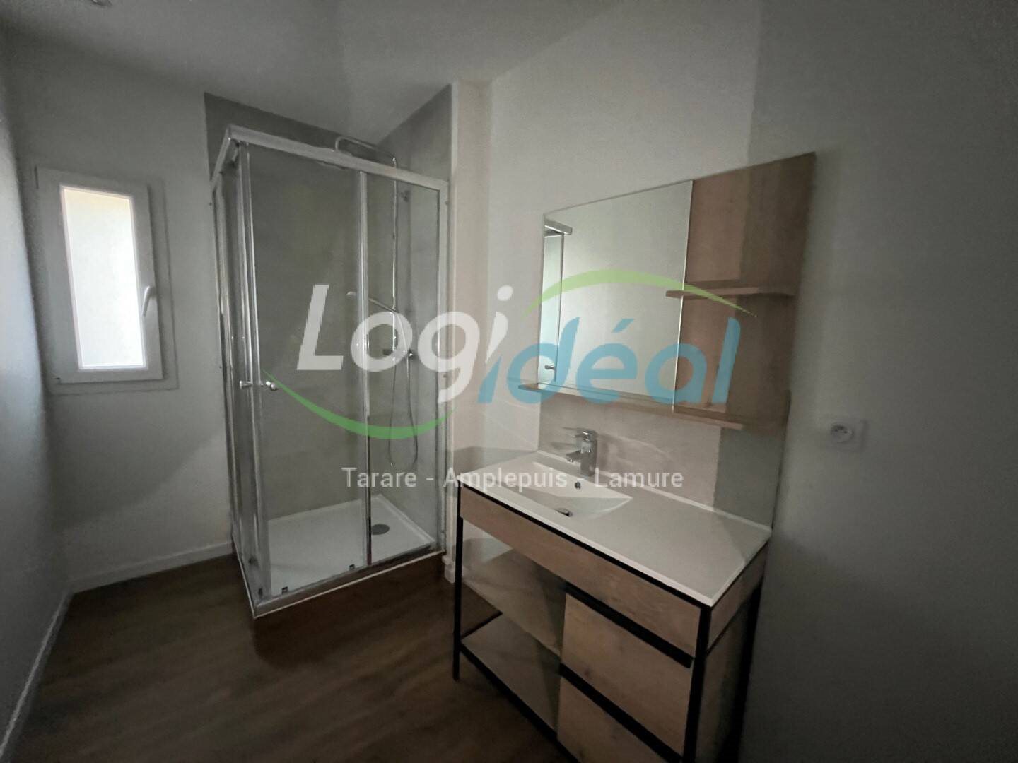 Appartement à louer, 65m², Saint-Vincent-de-Reins