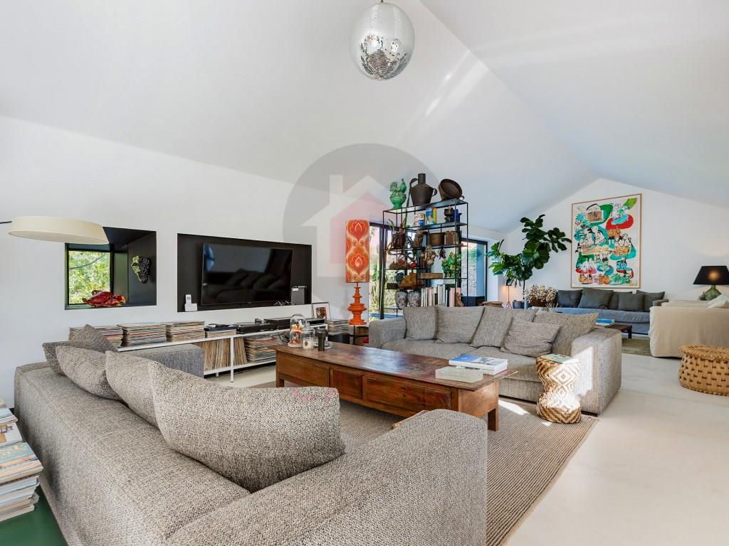 Exclusive Retreat with Private Pool and Garden on the Silver Coast