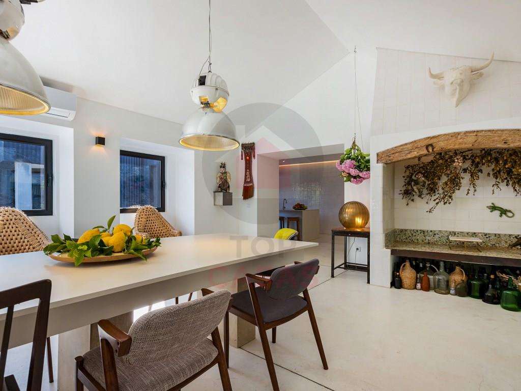 Exclusive Retreat with Private Pool and Garden on the Silver Coast