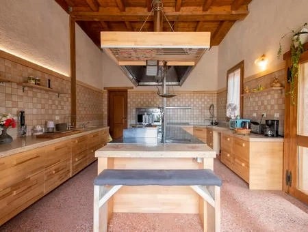 Italy | Sardinia | 9 bedrooms | 10 bathrooms | 400 sqm | € | Ref:
