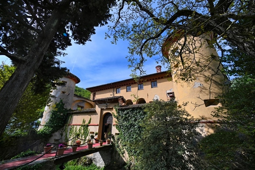Italie | Gênes | 7 Chambres à coucher | 5 Salles de bain | 900 m² | 3 000 000 €