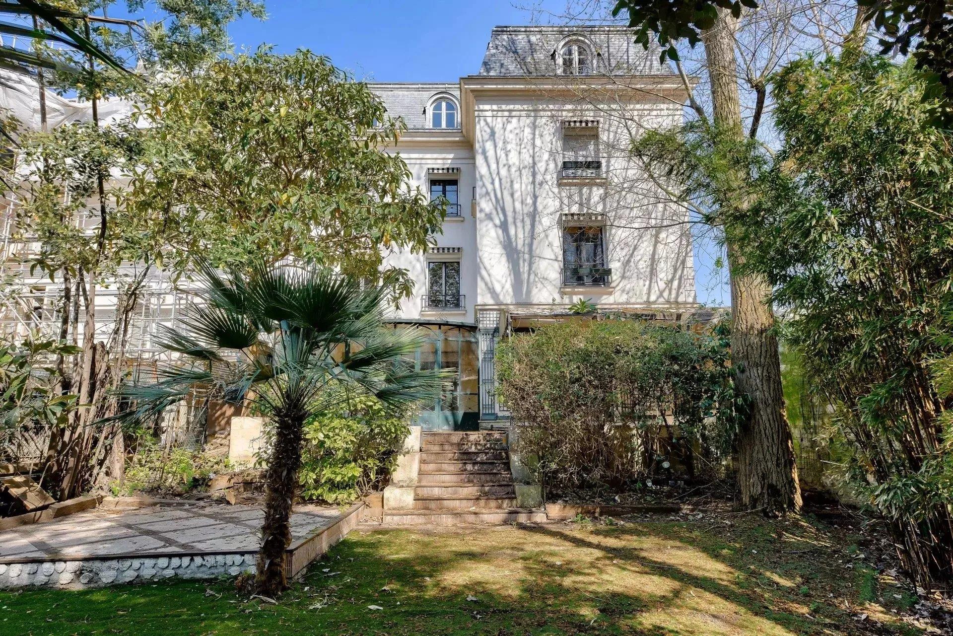 France | Paris 16th | 6 Bedrooms | 7 Bathrooms | 471.92 sqm | €11,900,000 | Ref: