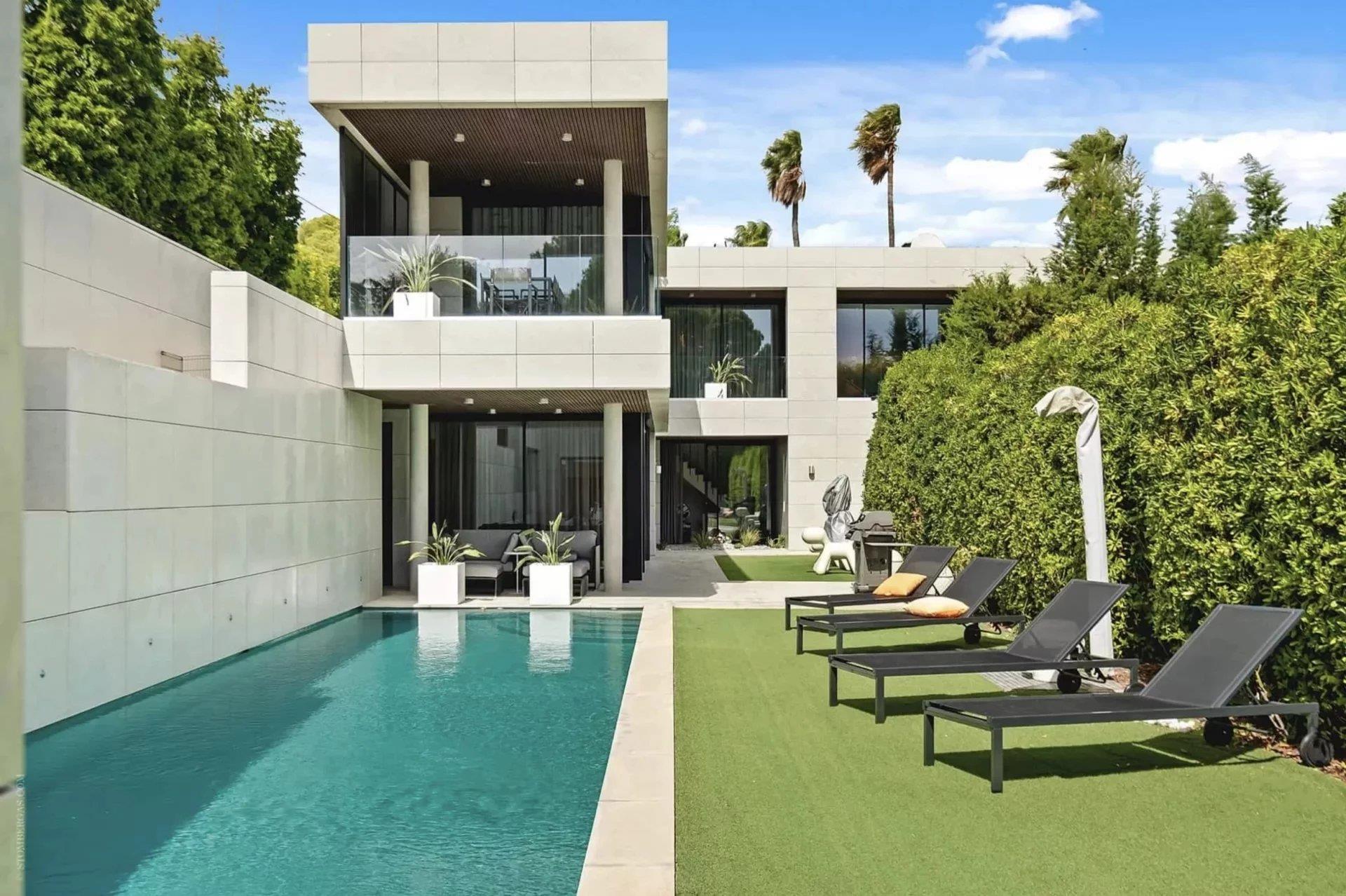 France | Nice | 4 Bedrooms | 300 sqm | €7,930,000 | Ref: