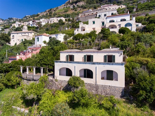 Italy | Amalfi Coast | Villa | 3 Bedrooms | 3 Bathrooms | 160 sqm | €1,400,000 | Ref: