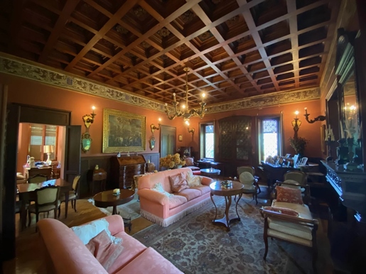 Italy | Casalgrande | 9 bedrooms | 4 bathroom | 850 sqm | €2,250,000 | Ref: