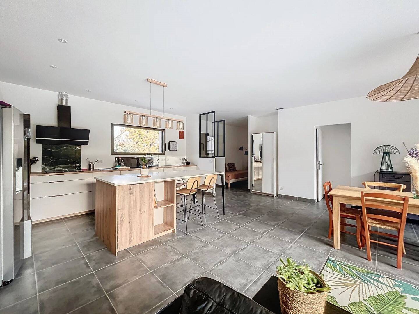 Maison à louer, 130m², La Roque-sur-Pernes